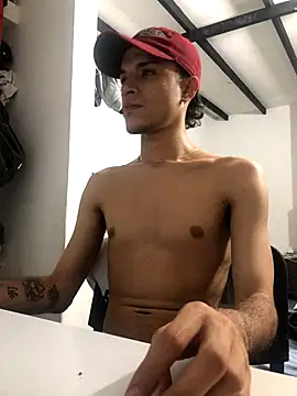 santyrestrepo online show from 10/07/25, 03:36