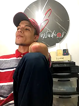 santyrestrepo online show from 10/08/25, 11:24