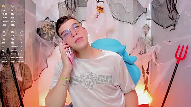 Snapshot of alex_boyy chatting on 10/29/25, 06:09 alex boyy online show from 10/29/25, 06:09