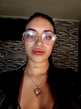 Snapshot of Carla_Bennett__ chatting on 10/11/25, 06:12 Carla Bennett   online show from 10/11/25, 06:12