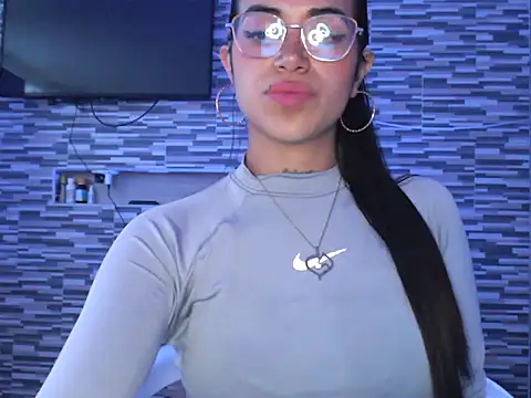Snapshot of Carla_Bennett__ chatting on 10/25/25, 11:29 Carla Bennett   online show from 10/25/25, 11:29