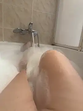 Snapshot of Twinklelove25 chatting on 10/16/25, 01:34 Twinklelove25 online show from 10/16/25, 01:34