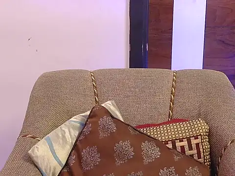 cute zaraa online show from 11/12/25, 04:02