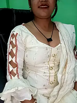 Snapshot of Rashmi_011 chatting on 10/05/25, 05:00 Rashmi 011 online show from 10/05/25, 05:00