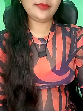 Snapshot of Rashmi_011 chatting on 10/22/25, 04:18 Rashmi 011 online show from 10/22/25, 04:18
