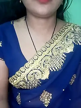 Snapshot of Rashmi_011 chatting on 10/26/25, 11:20 Rashmi 011 online show from 10/26/25, 11:20