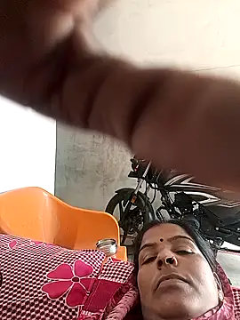 Snapshot of Sapnahot34 chatting on 11/04/25, 05:06 Sapnahot34 online show from 11/04/25, 05:06