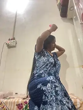 Snapshot of Sapnahot34 chatting on 11/23/25, 04:23 Sapnahot34 online show from 11/23/25, 04:23