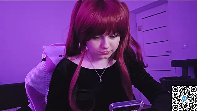 Snapshot of KristiBloom chatting on 11/14/25, 04:55 KristiBloom online show from 11/14/25, 04:55