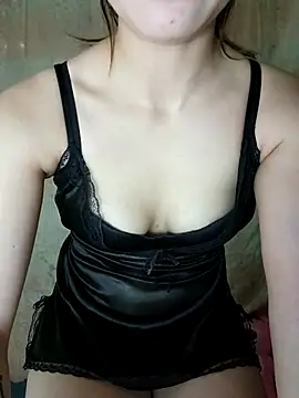 Snapshot of LylyCii6969 chatting on 10/11/25, 03:17 LylyCii6969 online show from 10/11/25, 03:17