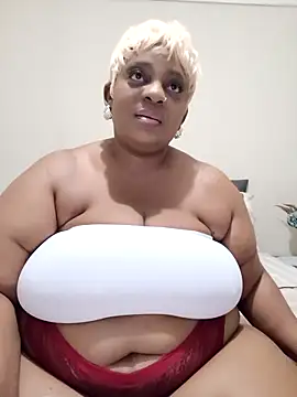 Snapshot of BustyBoobsxXx999 chatting on 10/23/25, 05:01 BustyBoobsxXx999 online show from 10/23/25, 05:01