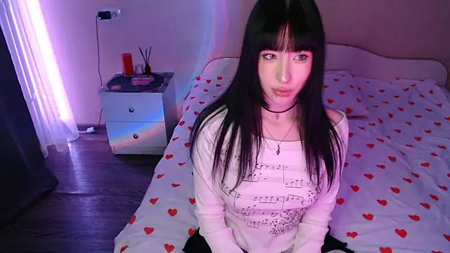 Snapshot of NaemiiBlush chatting on 11/23/25, 04:18 NaemiiBlush online show from 11/23/25, 04:18