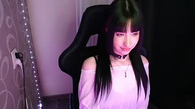 Snapshot of NaemiiBlush chatting on 12/17/25, 11:49 NaemiiBlush online show from 12/17/25, 11:49