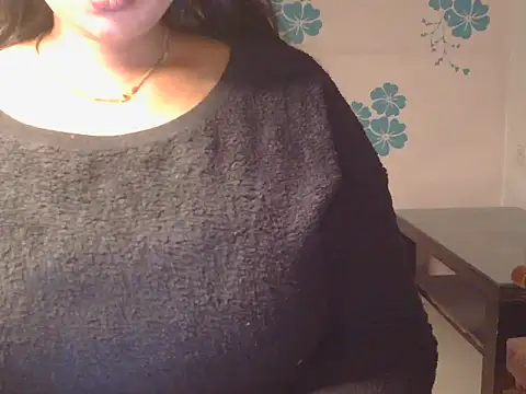 Snapshot of Meadow_rain1 chatting on 11/13/25, 06:18 Meadow rain1 online show from 11/13/25, 06:18