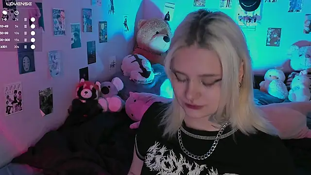 Snapshot of bixxxiz chatting on 11/18/25, 11:25 bixxxiz online show from 11/18/25, 11:25