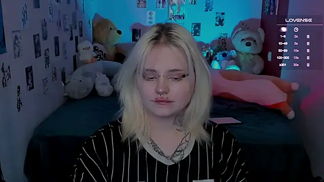 Snapshot of bixxxiz chatting on 11/28/25, 11:35 bixxxiz online show from 11/28/25, 11:35