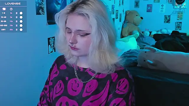 Snapshot of bixxxiz chatting on 12/02/25, 11:37 bixxxiz online show from 12/02/25, 11:37