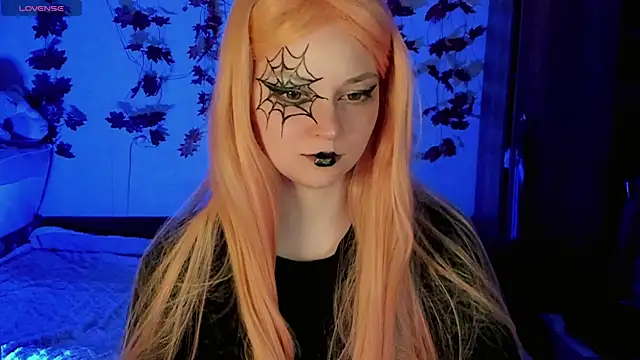 Snapshot of HoneyDazzle chatting on 10/19/25, 06:19 HoneyDazzle online show from 10/19/25, 06:19