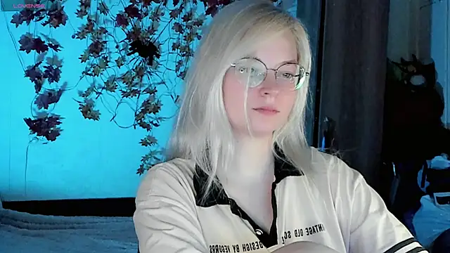 Snapshot of HoneyDazzle chatting on 11/01/25, 07:27 HoneyDazzle online show from 11/01/25, 07:27