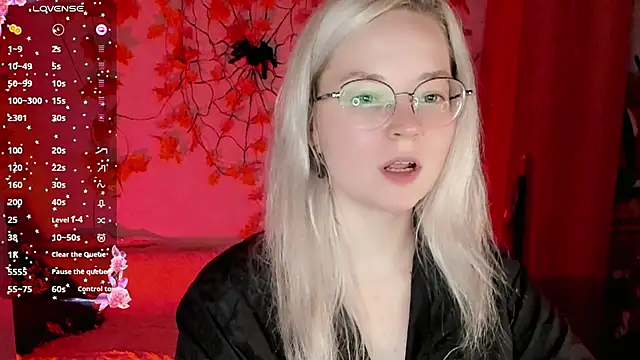 Snapshot of HoneyDazzle chatting on 11/05/25, 09:15 HoneyDazzle online show from 11/05/25, 09:15