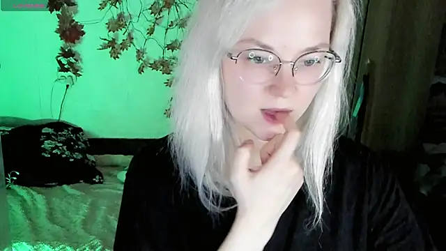 Snapshot of HoneyDazzle chatting on 11/07/25, 07:36 HoneyDazzle online show from 11/07/25, 07:36