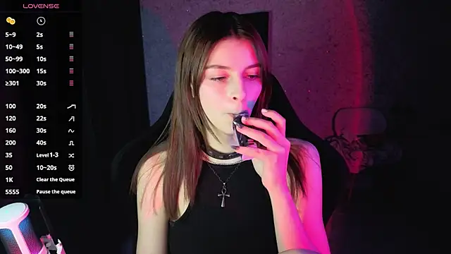kitti sweett online show from 06/20/26, 08:00