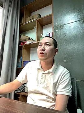 Snapshot of yichengm chatting on 10/20/25, 08:04 yichengm online show from 10/20/25, 08:04