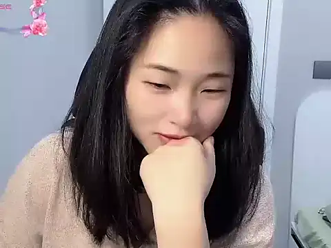 Snapshot of Star-33 chatting on 12/18/25, 02:06 Star-33 online show from 12/18/25, 02:06