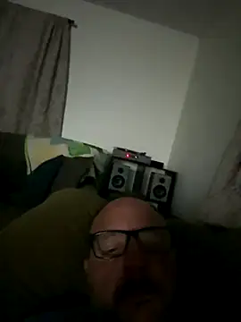 Snapshot of smkbustr chatting on 10/08/25, 07:06 smkbustr online show from 10/08/25, 07:06