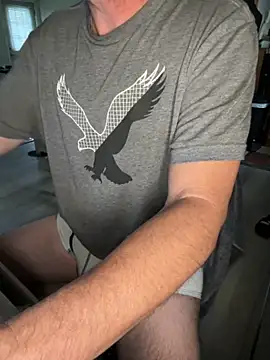 Snapshot of smkbustr chatting on 10/31/25, 07:15 smkbustr online show from 10/31/25, 07:15