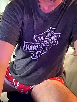 Snapshot of smkbustr chatting on 11/19/25, 06:08 smkbustr online show from 11/19/25, 06:08