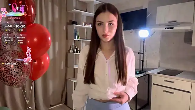 Snapshot of RinaModel chatting on 11/21/25, 08:18 RinaModel online show from 11/21/25, 08:18