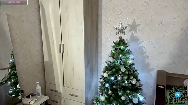 Snapshot of RinaModel chatting on 11/30/25, 07:07 RinaModel online show from 11/30/25, 07:07