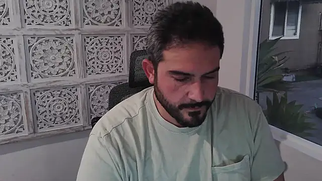 Snapshot of socal_streamer chatting on 10/29/25, 01:19 socal streamer online show from 10/29/25, 01:19