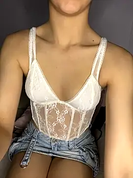 Snapshot of christalles chatting on 11/22/25, 08:30 christalles online show from 11/22/25, 08:30