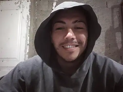 Lucius-08 online show from 10/05/25, 10:51