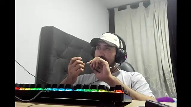 coolfriki online show from 05/01/26, 12:48