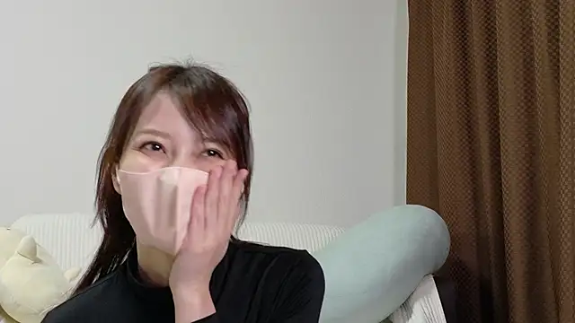 Snapshot of mio_k1 chatting on 11/17/25, 11:16 mio k1 online show from 11/17/25, 11:16