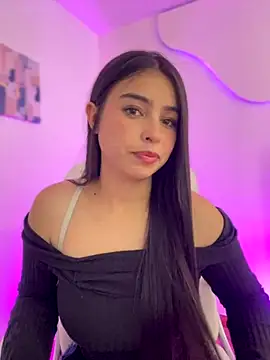 Snapshot of Iam_Valentinaaa chatting on 10/06/25, 05:43 Iam Valentinaaa online show from 10/06/25, 05:43