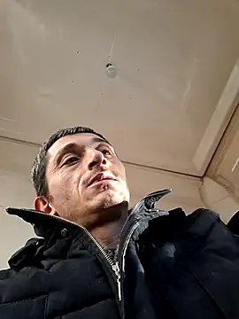 Snapshot of Mert2334 chatting on 12/20/25, 07:26 Mert2334 online show from 12/20/25, 07:26