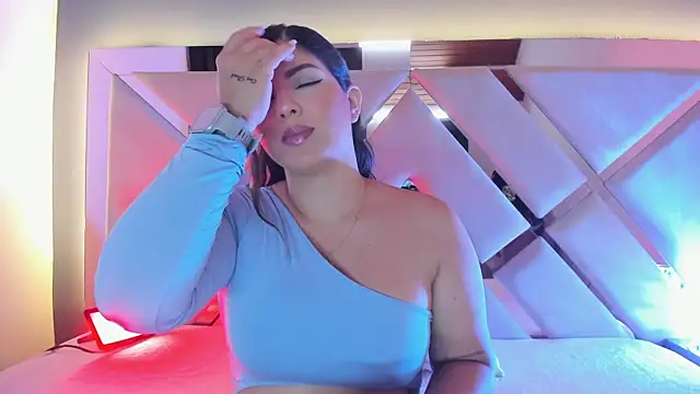 Alexa Jhomson online show from 10/23/25, 07:56