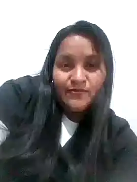 Snapshot of lucia00xx chatting on 10/21/25, 11:49 lucia00xx online show from 10/21/25, 11:49