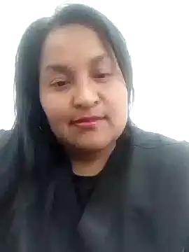 Snapshot of lucia00xx chatting on 11/05/25, 06:52 lucia00xx online show from 11/05/25, 06:52