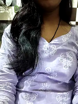 Snapshot of anjali2351 chatting on 10/17/25, 11:18 anjali2351 online show from 10/17/25, 11:18