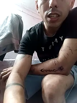 Snapshot of MRDXXX12 chatting on 10/09/25, 01:53 MRDXXX12 online show from 10/09/25, 01:53