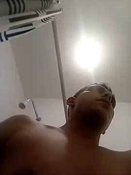 Snapshot of MRDXXX12 chatting on 10/14/25, 12:00 MRDXXX12 online show from 10/14/25, 12:00