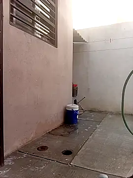 Snapshot of MRDXXX12 chatting on 10/20/25, 06:19 MRDXXX12 online show from 10/20/25, 06:19