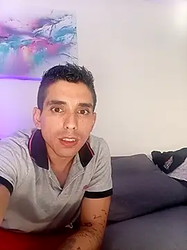 Snapshot of MRDXXX12 chatting on 10/21/25, 04:51 MRDXXX12 online show from 10/21/25, 04:51