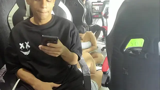 Snapshot of Baby_Latin chatting on 11/22/25, 04:22 Baby Latin online show from 11/22/25, 04:22