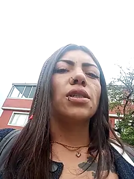 Snapshot of Saray_1-2 chatting on 10/20/25, 06:41 Saray 1-2 online show from 10/20/25, 06:41